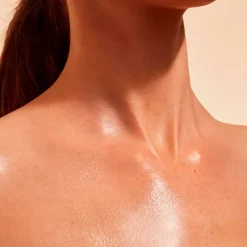 Brume Solaire Embellissante Très Haute Protection SPF 50+ Corps