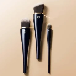 Clé de Peau Beauté Light Coverage Foundation Brush PENNELLO FONDOTINTA