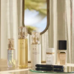 Clé de Peau Beauté Radiant Fluid Foundation Natural