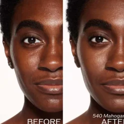 Revitalessence Skin Glow Foundation
