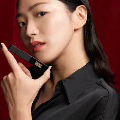 Rouge Pur Couture The Slim Velvet Radical