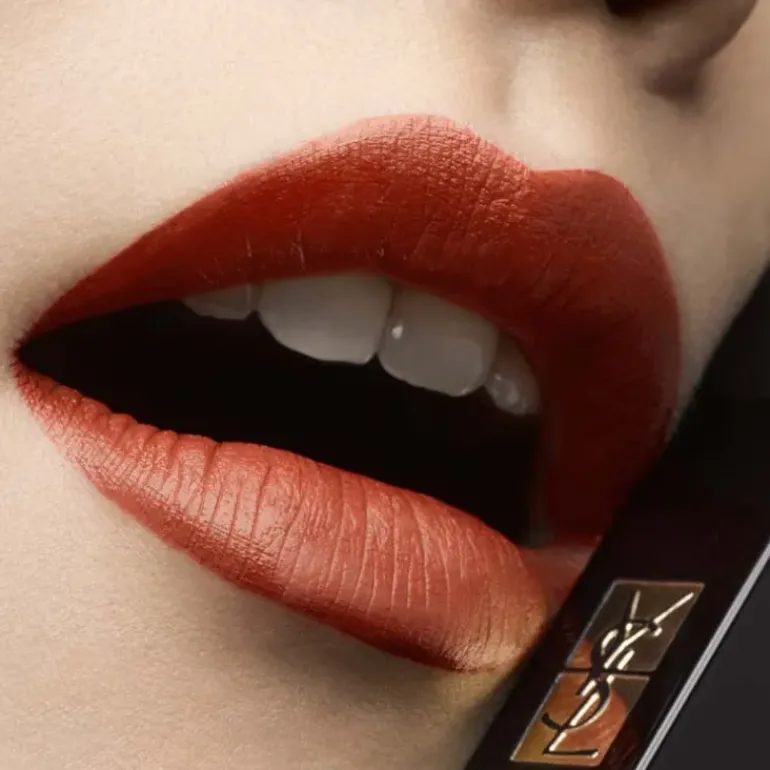 Rouge Pur Couture The Slim Velvet Radical