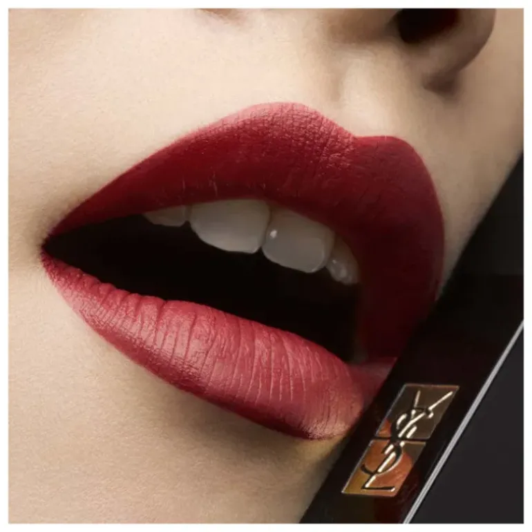 Rouge Pur Couture The Slim Velvet Radical