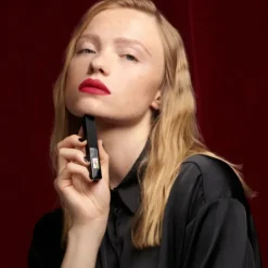 Rouge Pur Couture The Slim Velvet Radical